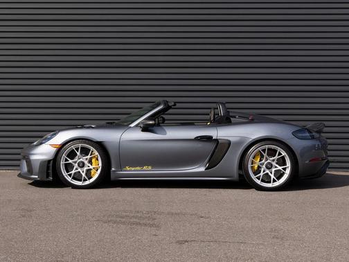 2025 Porsche 718 Spyder RS