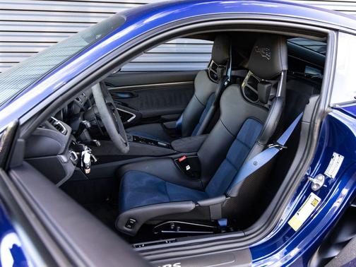 Gentian Blue Metallic 2025 Porsche 718 Cayman GT4 RS