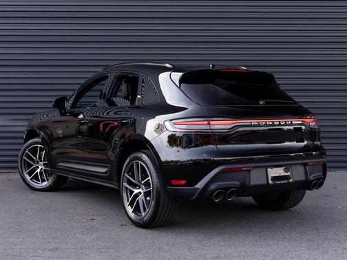 2026 Porsche Macan Base