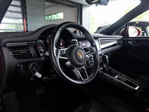2021 Porsche Macan Base