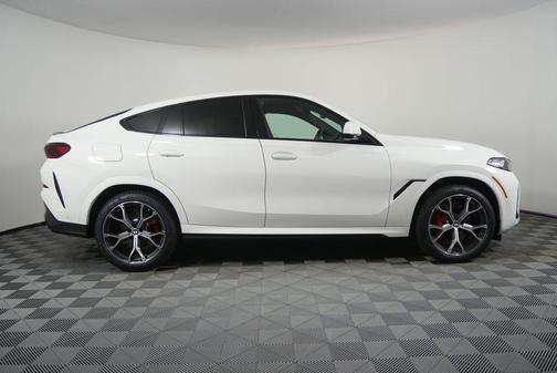Alpine White 2027 BMW X6 xDrive40i