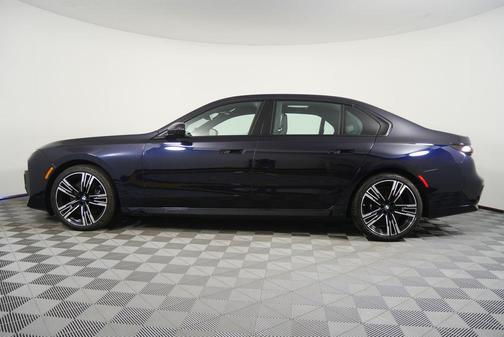 2023 BMW 740 i