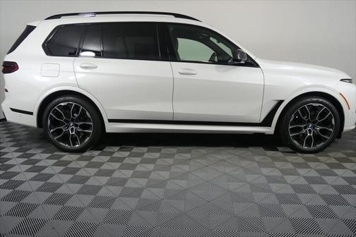 2026 BMW X7 M60i