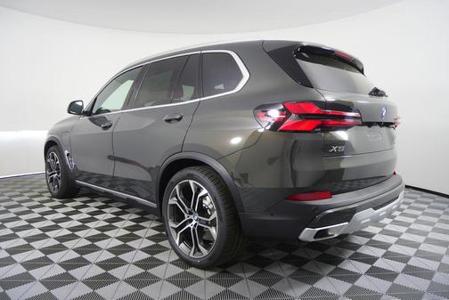 Dravit Grey Metallic 2026 BMW X5 PHEV xDrive50e