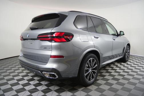 Skyscraper Grey Metallic 2026 BMW X5 sDrive40i