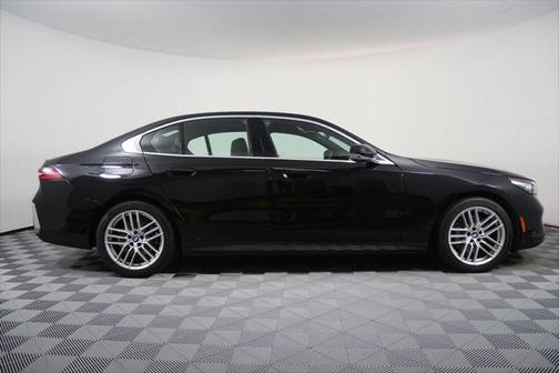 2025 BMW 530 i