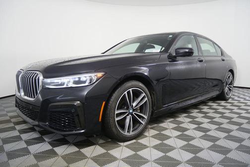 2022 BMW 740 i xDrive