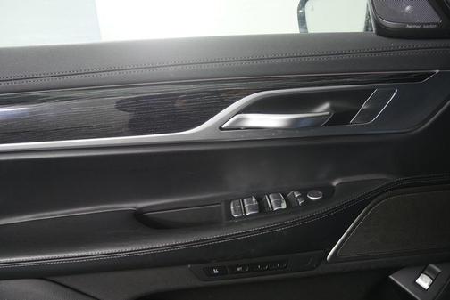 2022 BMW 740 i xDrive