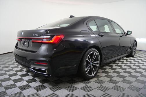 2022 BMW 740 i xDrive