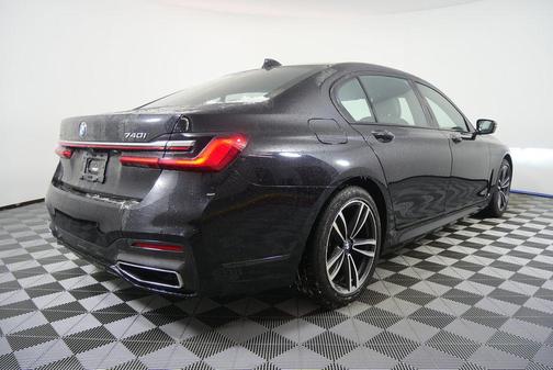 2022 BMW 740 i xDrive