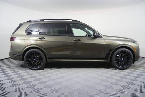 2026 BMW X7 M60i