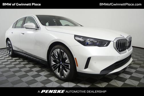 Mineral White Metallic 2026 BMW 530 530i