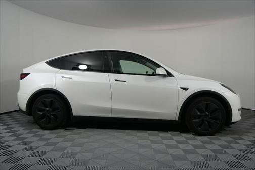 2024 Tesla Model Y Long Range Dual Motor All-Wheel Drive