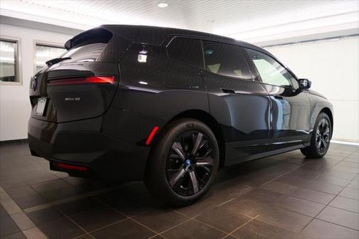 2025 BMW iX xDrive50