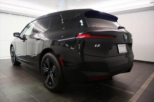 2025 BMW iX xDrive50