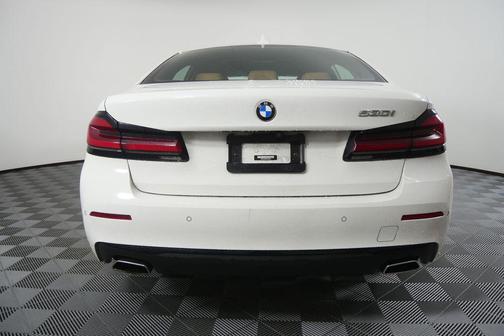 2023 BMW 530 i