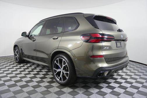 Manhattan Green Metallic 2026 BMW X5 PHEV xDrive50e