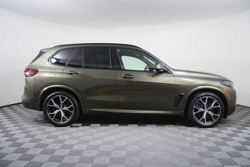Manhattan Green Metallic 2026 BMW X5 PHEV xDrive50e
