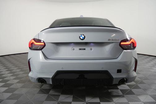 2026 BMW 230 230i