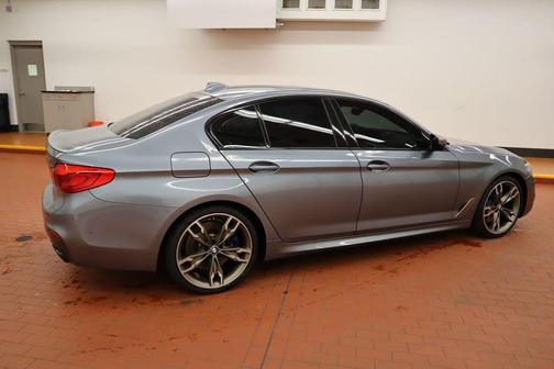 Photo 4 of 66 of 2020 BMW M550 i xDrive