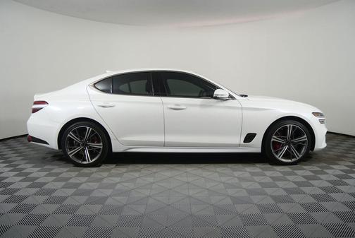 2024 Genesis G70 2.5T RWD