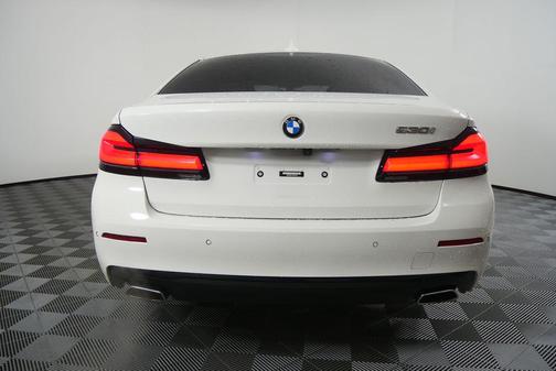 2023 BMW 530 i