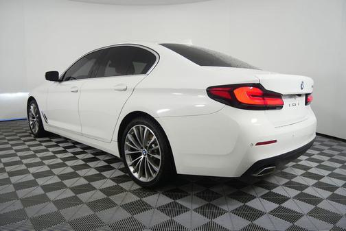 2023 BMW 530 i
