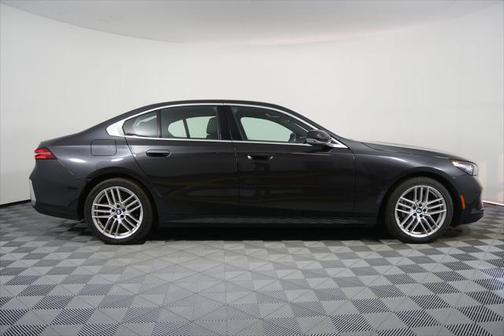 2024 BMW 530 i