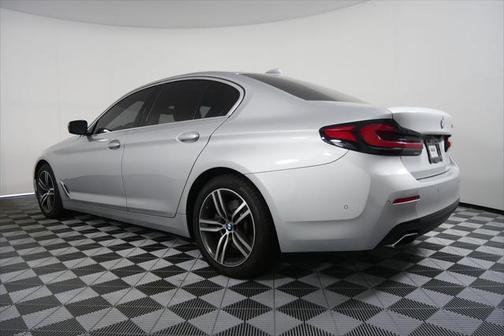 2021 BMW 530 530i