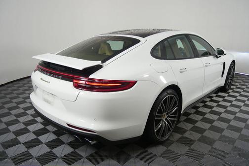 2019 Porsche Panamera 4