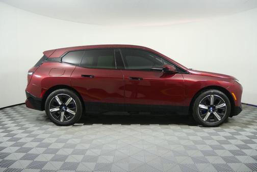 2025 BMW iX xDrive50