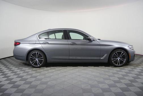 Skyscraper Gray Metallic 2023 BMW 540 i