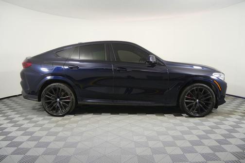 2022 BMW X6 M50i