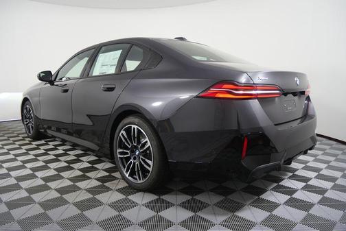 Dark Graphite Metallic 2026 BMW 530 xDrive