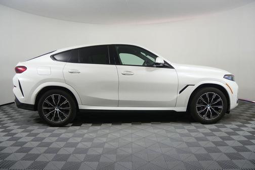 White Metallic 2025 BMW X6 xDrive40i