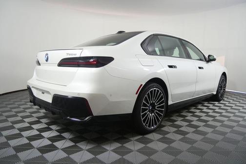 Mineral White Metallic 2026 BMW 750e i xDrive