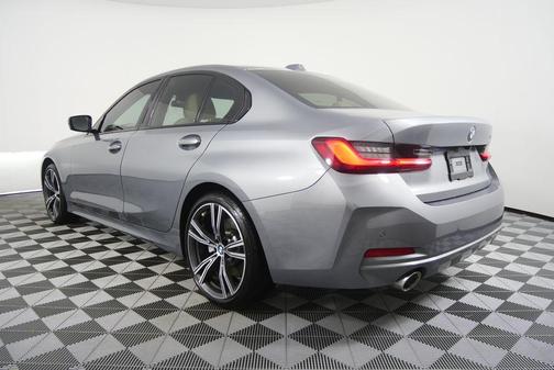 Skyscraper Grey Metallic 2023 BMW 330 330i