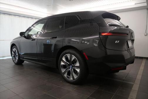 2025 BMW iX xDrive50