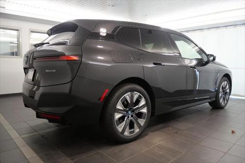 2025 BMW iX xDrive50