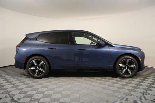 2026 BMW iX xDrive45