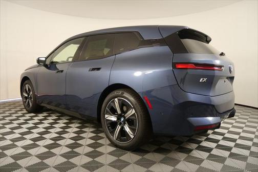 2026 BMW iX xDrive45