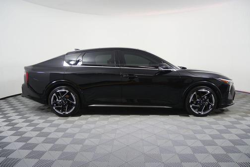 Aurora Black Pearl 2025 Kia K4 GT-Line