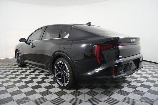 Aurora Black Pearl 2025 Kia K4 GT-Line