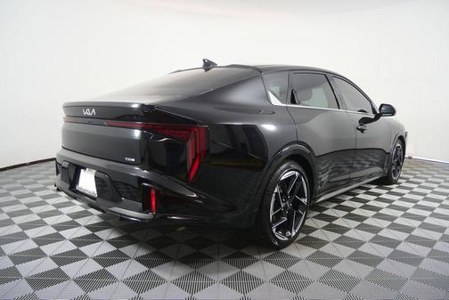 Aurora Black Pearl 2025 Kia K4 GT-Line