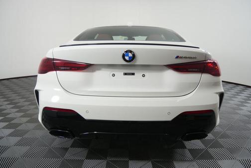 Alpine White 2027 BMW M440 i