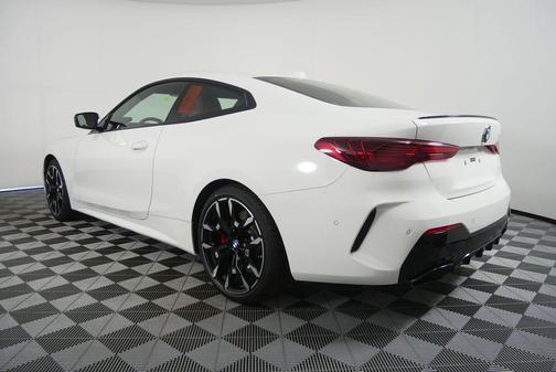 Alpine White 2027 BMW M440 i