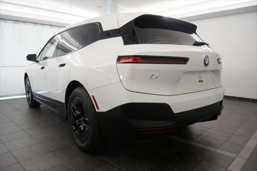 2025 BMW iX xDrive50