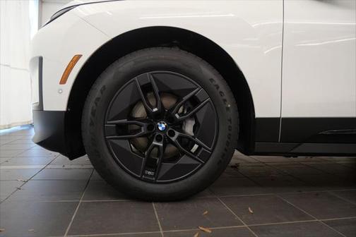 2025 BMW iX xDrive50