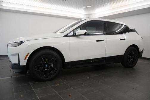 2025 BMW iX xDrive50