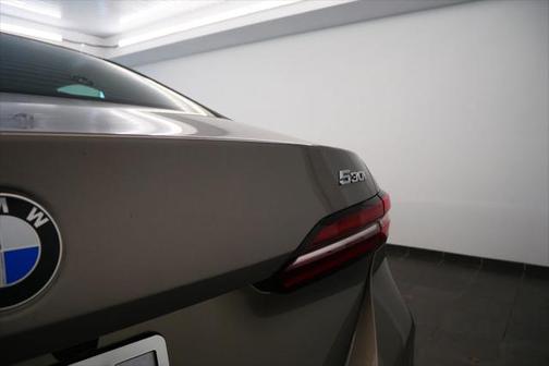2025 BMW 530 i